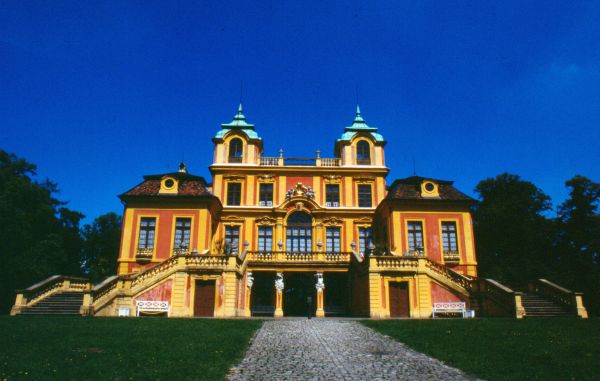 Schloss Favorite - Copyright © by 